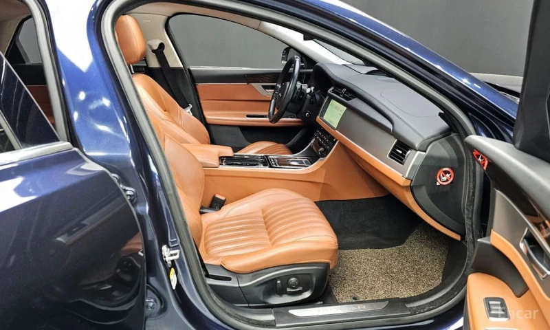Jaguar Xf, снимка 11 - Автомобили и джипове - 53415647