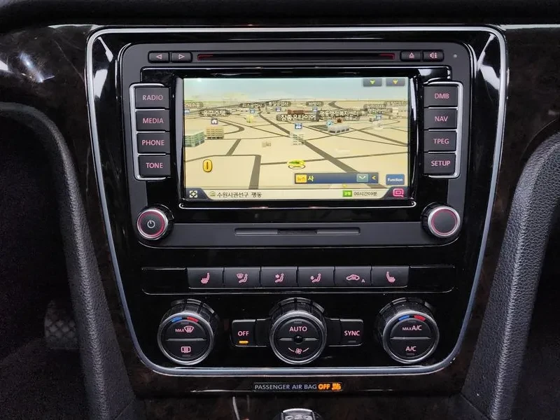 VW Passat 2.0 TDI, снимка 15 - Автомобили и джипове - 54298616