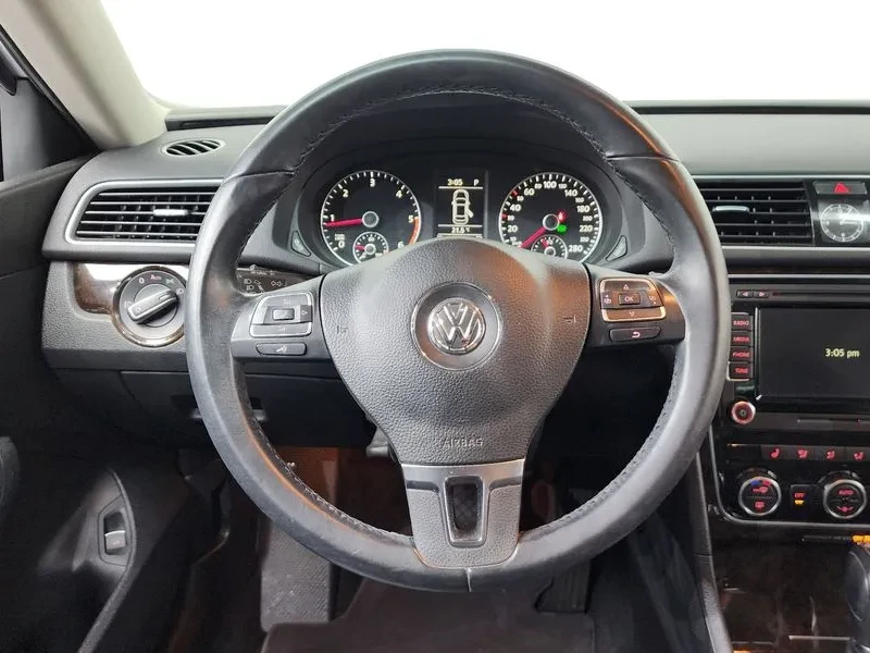 VW Passat 2.0 TDI, снимка 13 - Автомобили и джипове - 54298616