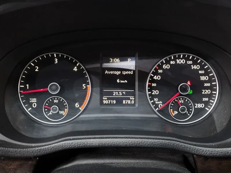 VW Passat 2.0 TDI, снимка 8 - Автомобили и джипове - 54298616