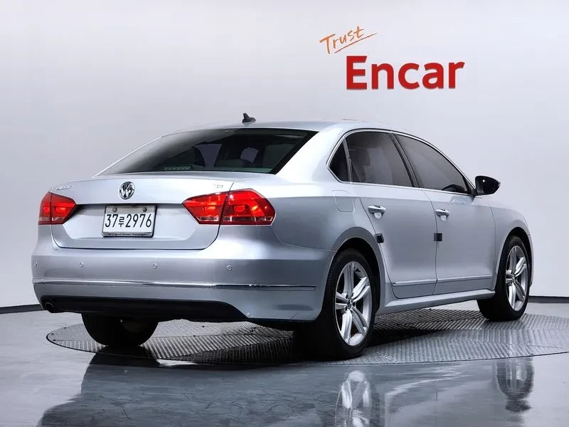 VW Passat 2.0 TDI, снимка 2 - Автомобили и джипове - 54298616