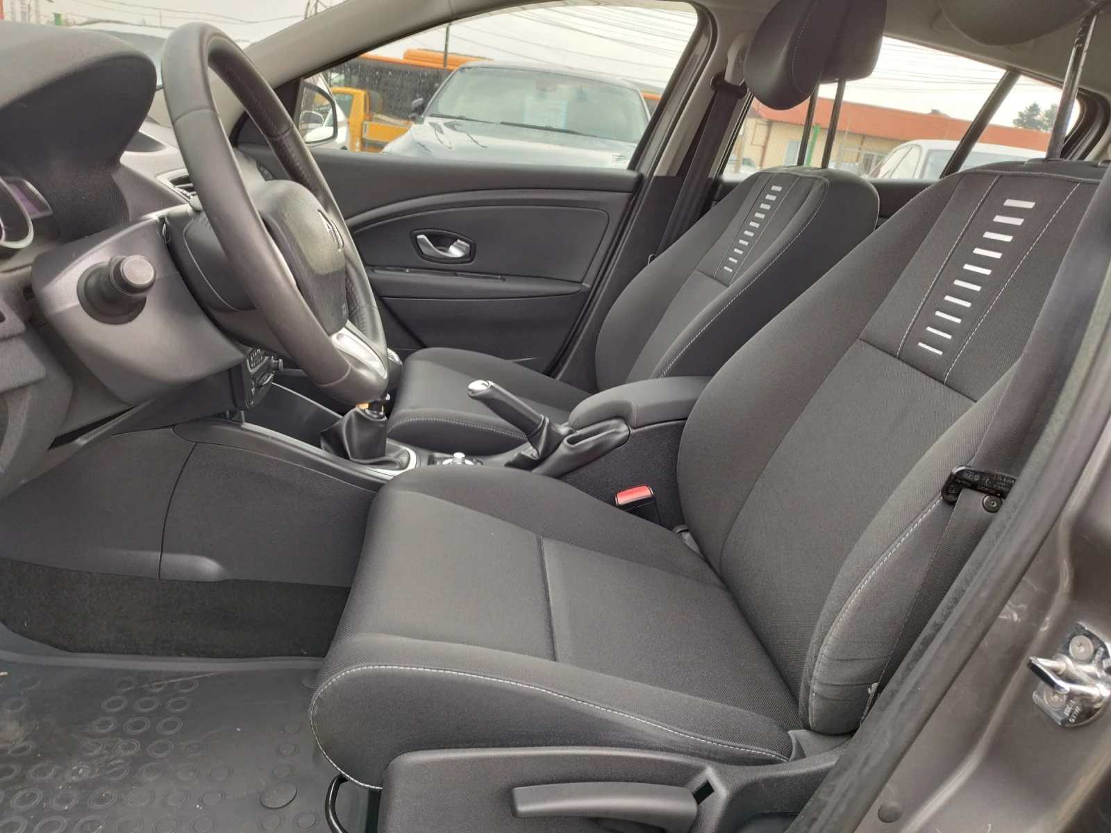 Renault Megane 1.9DCI 131k.s.NAVI | Mobile.bg — изображение 11