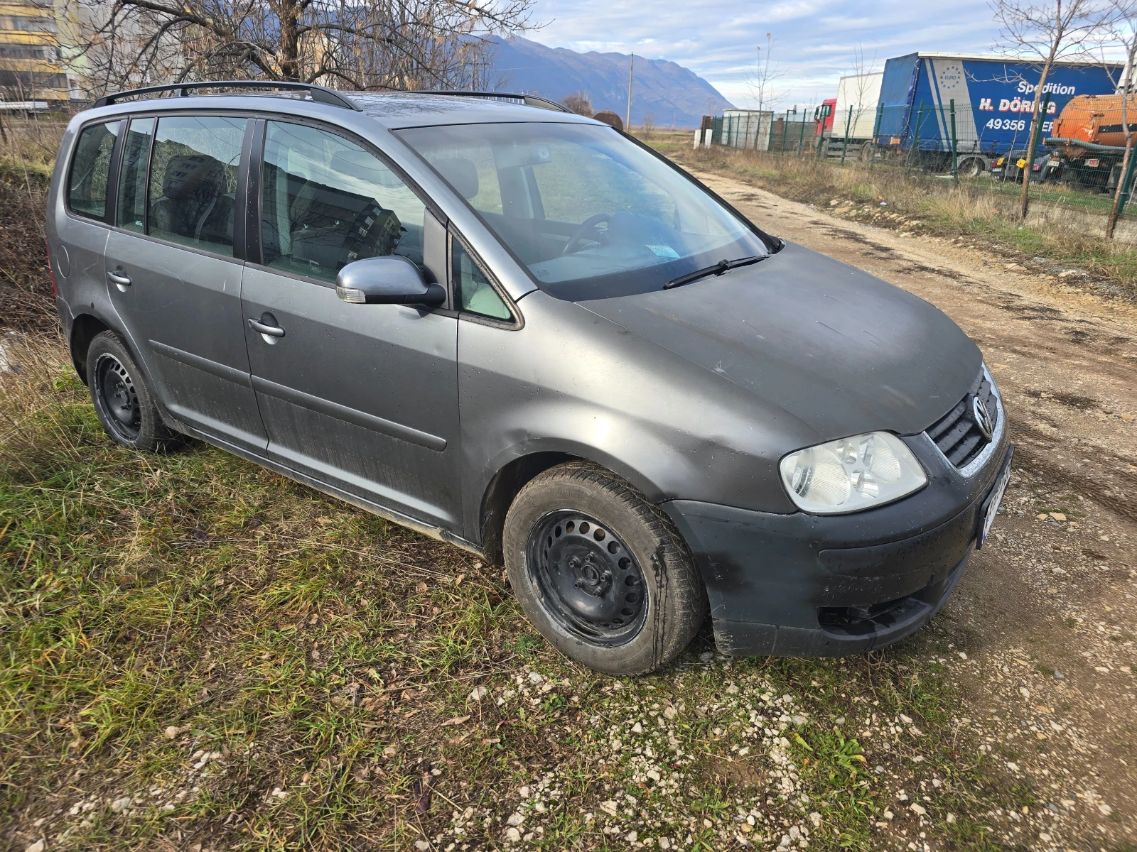 VW Touran 2.0TDI - [1] 