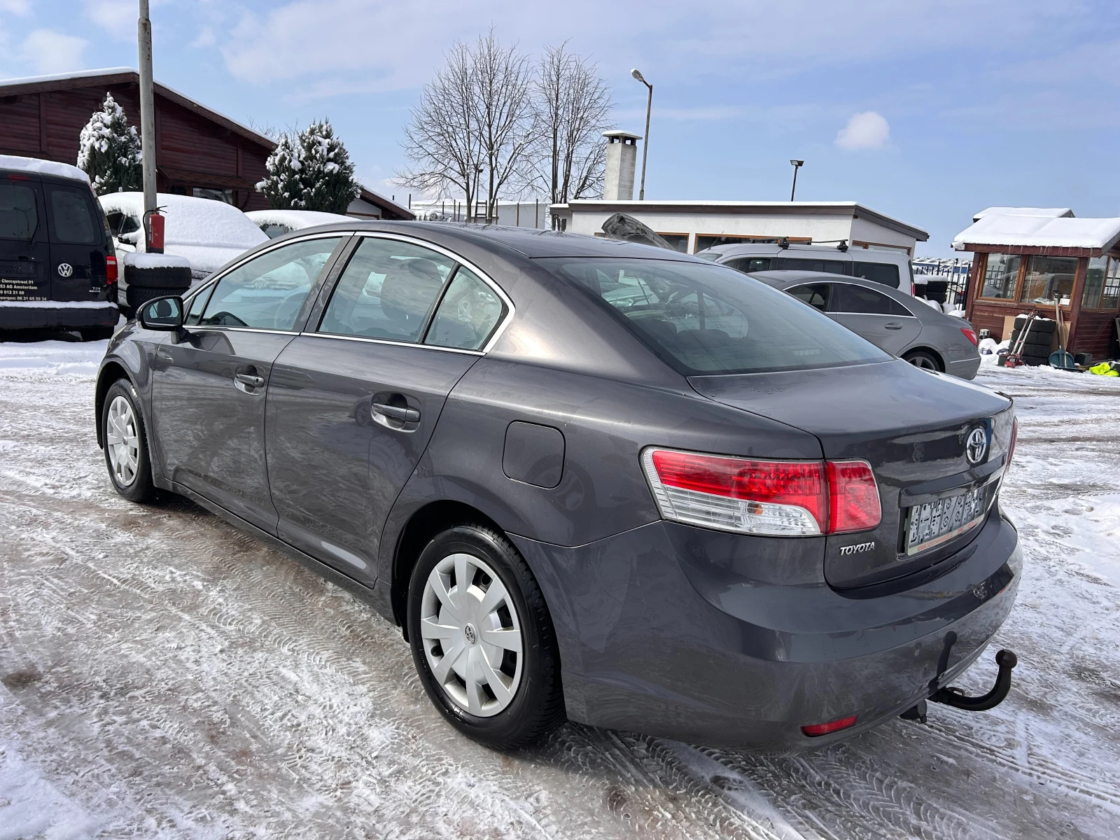 Toyota Avensis 2.0D-4D EURO 5 - изображение 8