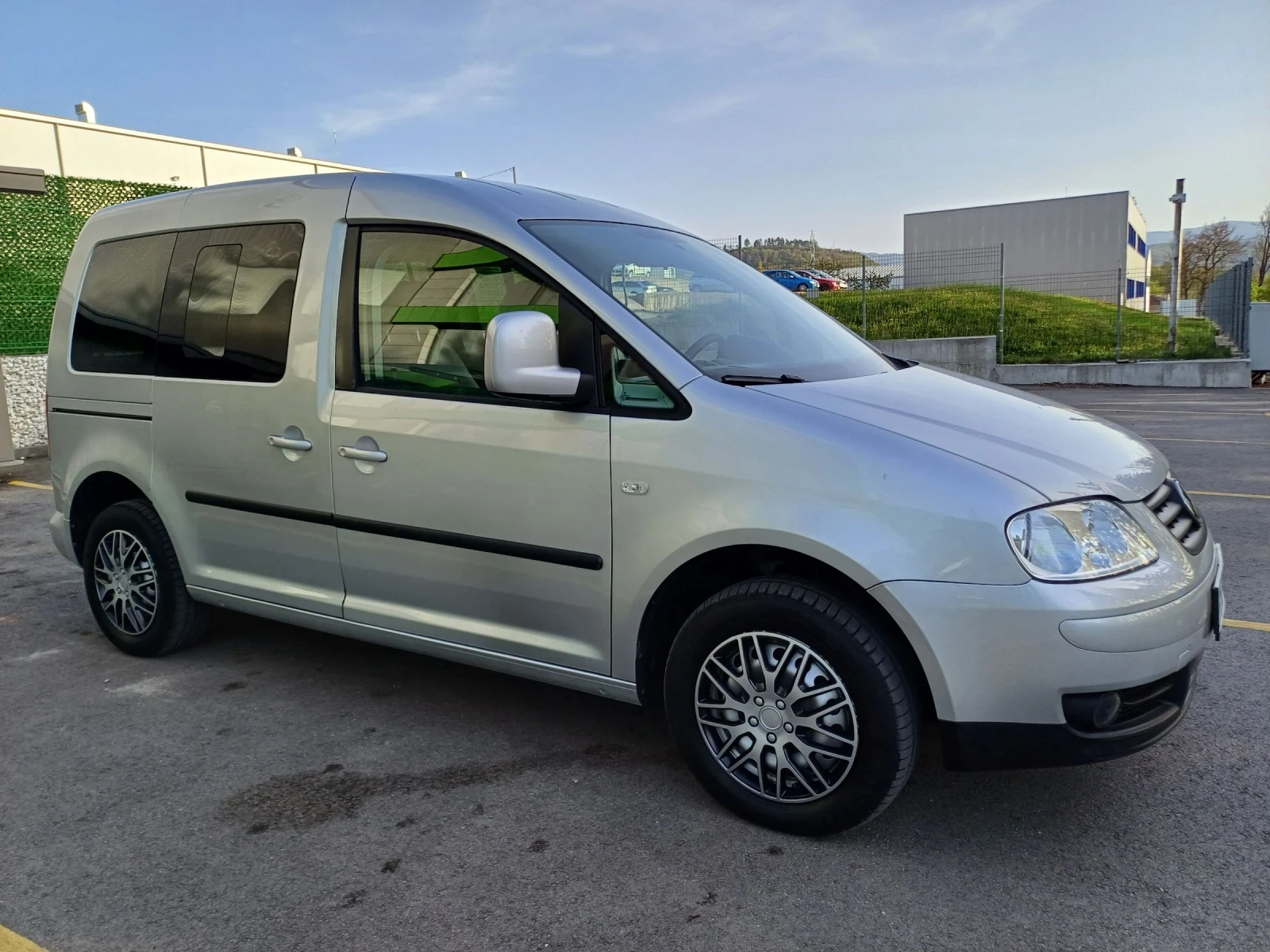 VW Caddy LIFE - изображение 2