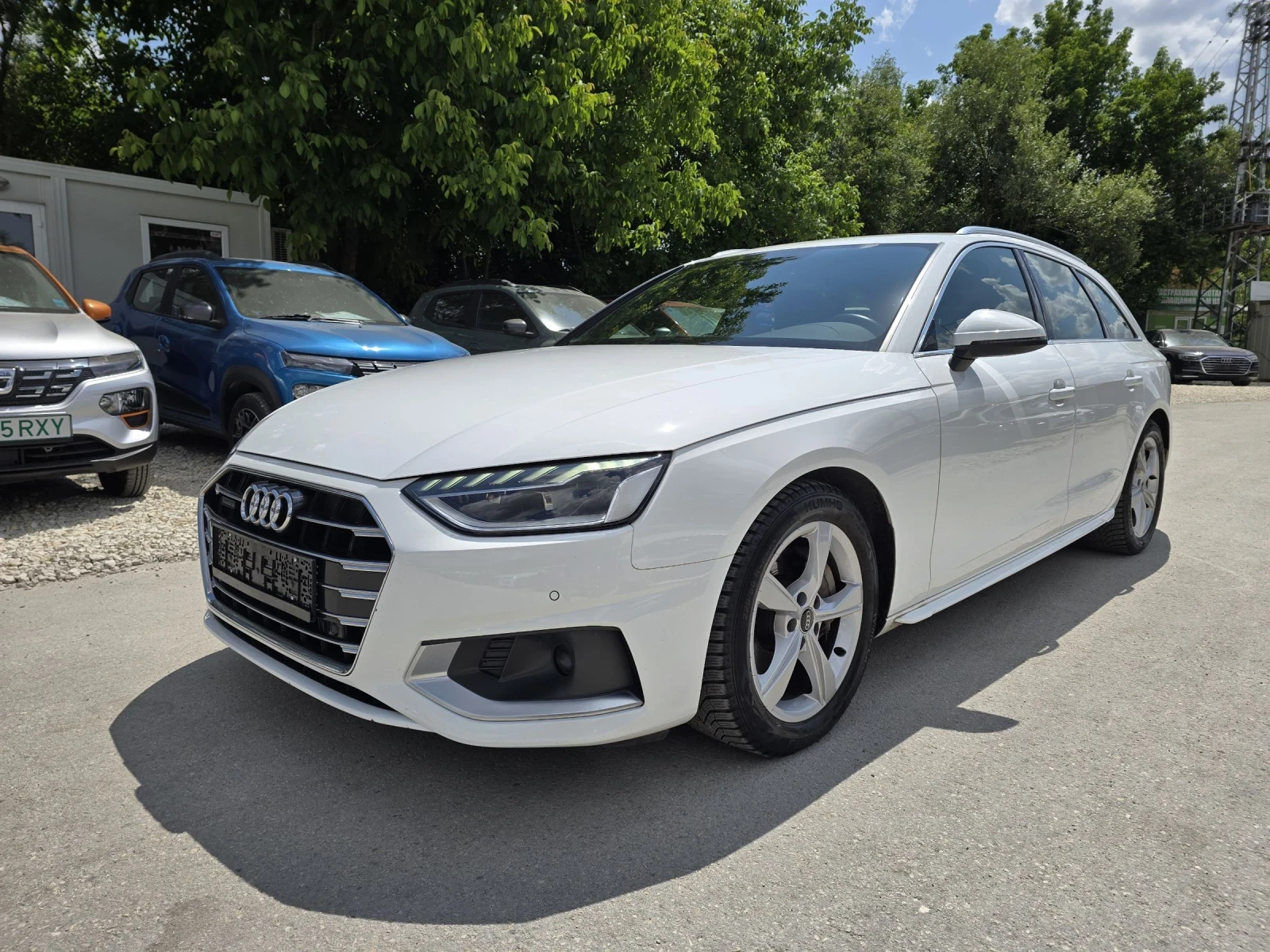 Audi A4 2.0TDI 204к.с Business Топ състояние  - изображение 2
