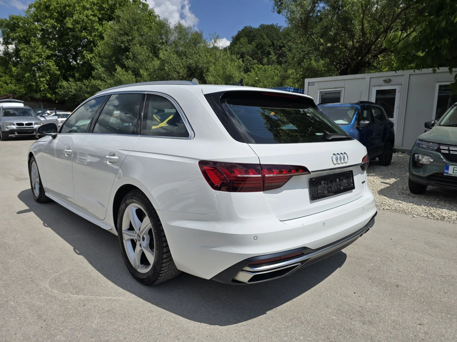 Audi A4 2.0TDI 204к.с Business Топ състояние  - изображение 4