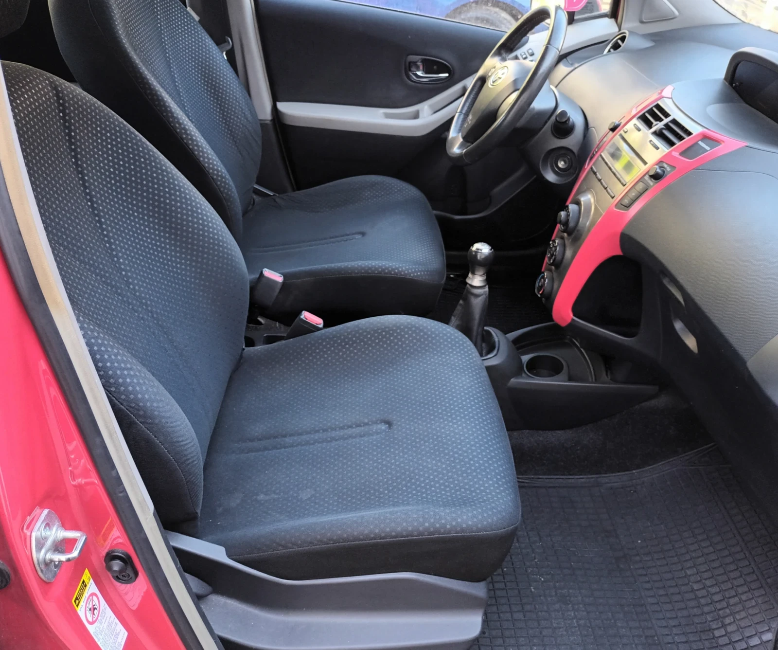 Toyota Yaris 1.0 VVT-I - изображение 6