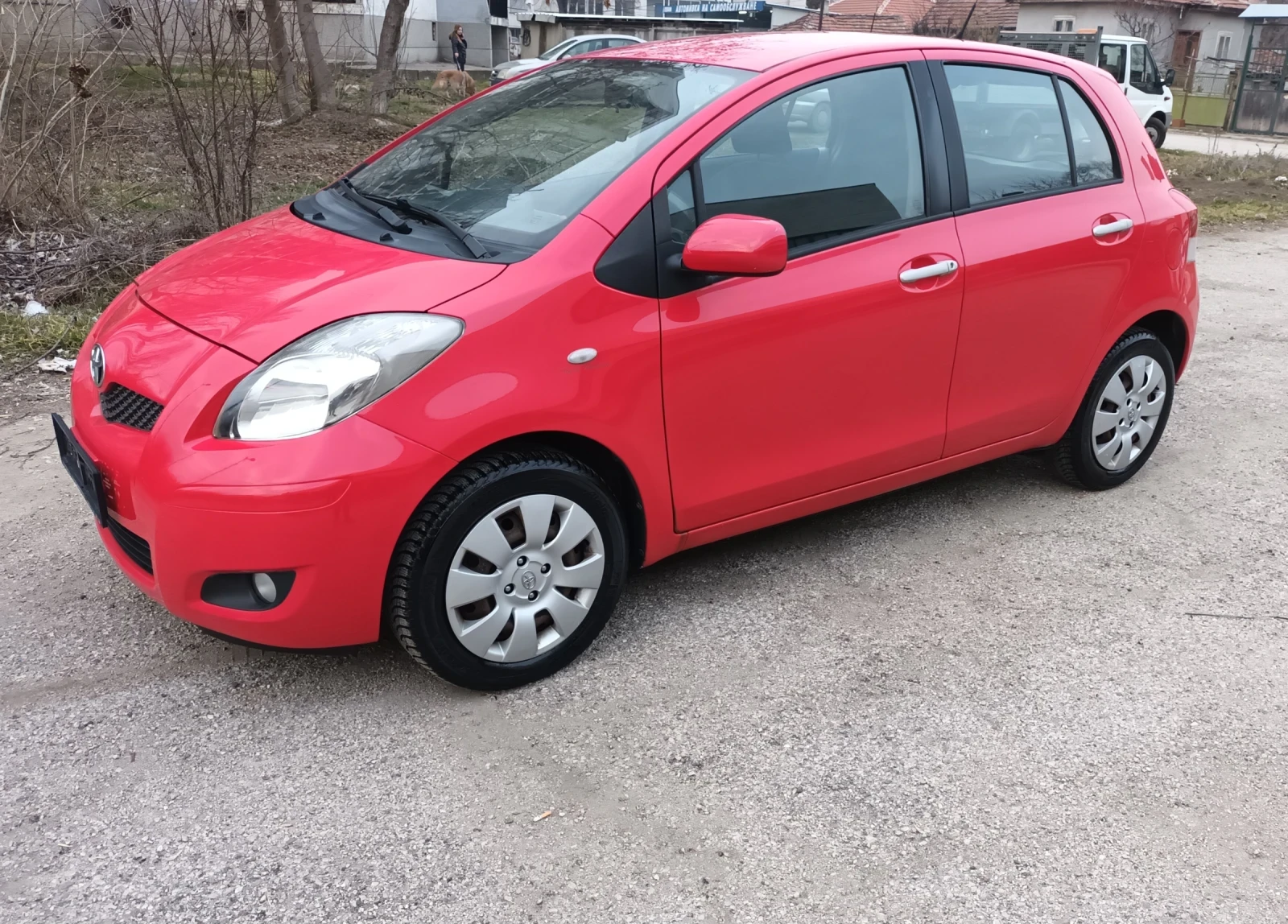 Toyota Yaris 1.0 VVT-I - изображение 4