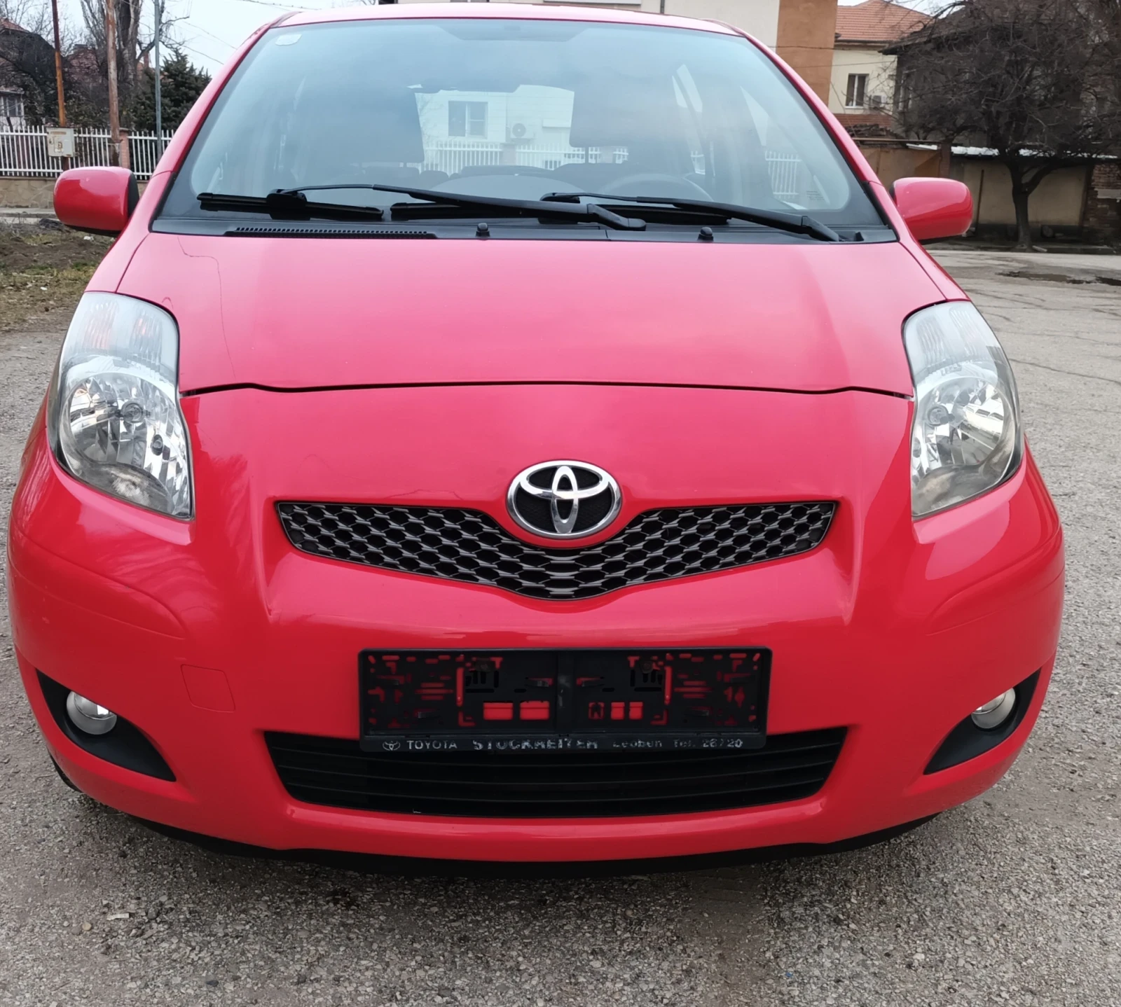 Toyota Yaris 1.0 VVT-I - изображение 3