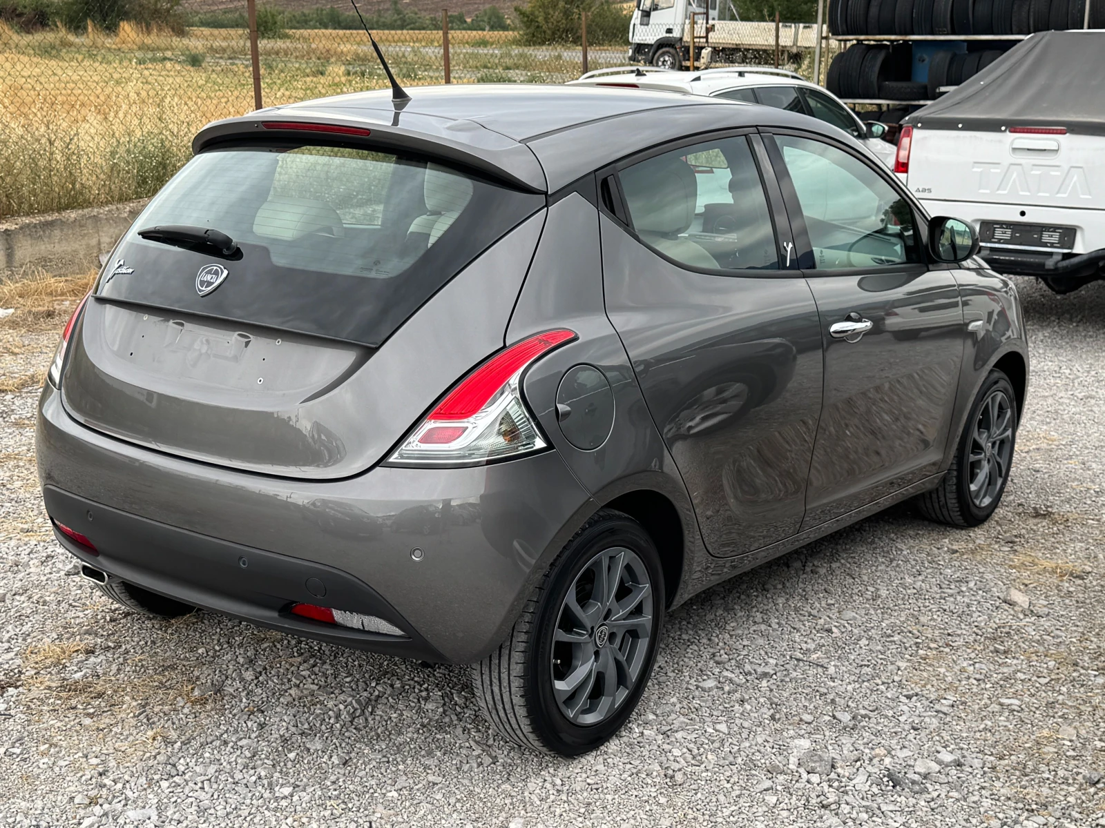 Lancia Ypsilon 1.3 Multijet 95 к.с. 92000 км. - изображение 4