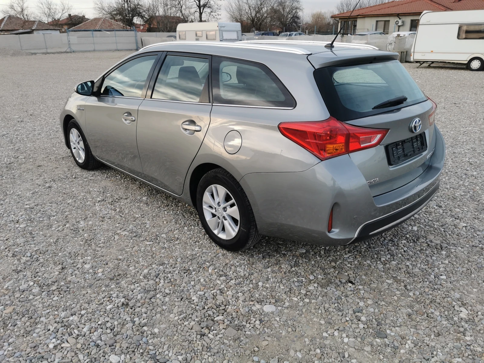 Toyota Auris TOYOTA AURIS HYBRID 1.8 - изображение 6