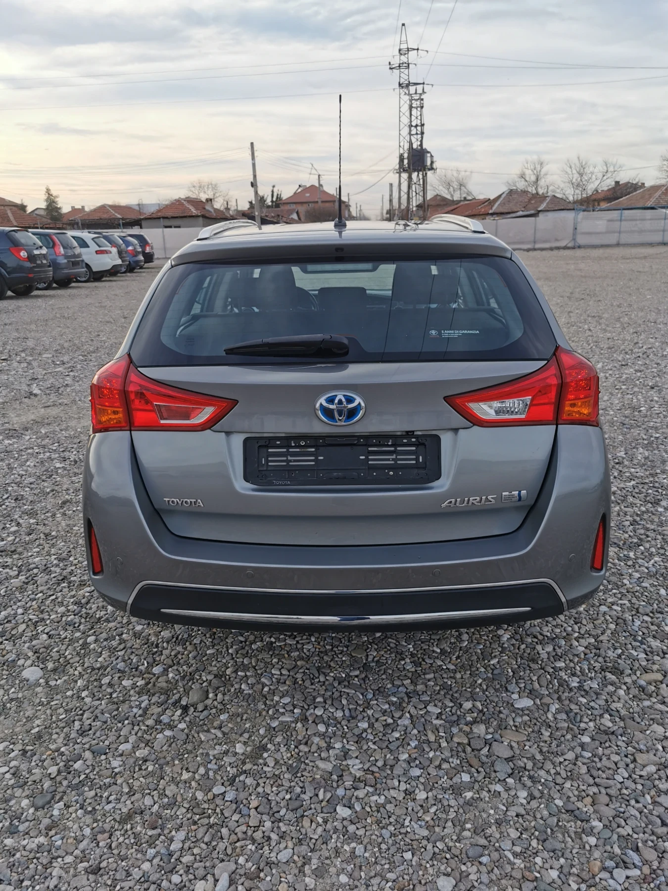 Toyota Auris TOYOTA AURIS HYBRID 1.8 - изображение 5
