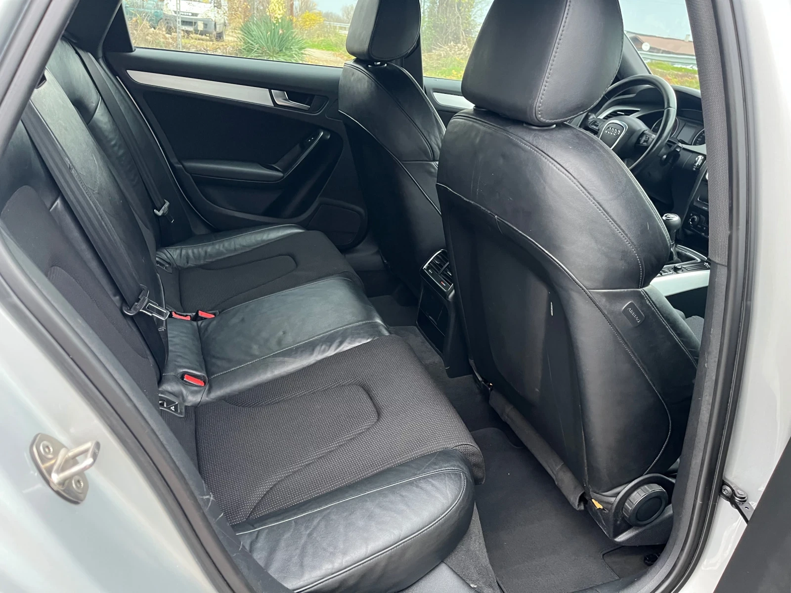 Audi A4 2.0TDI-143-S-LINE-NAVI-ITALIA - изображение 7