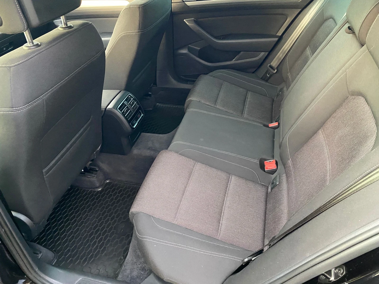 VW Passat 2.0TDI COMFORTL?NE - изображение 8