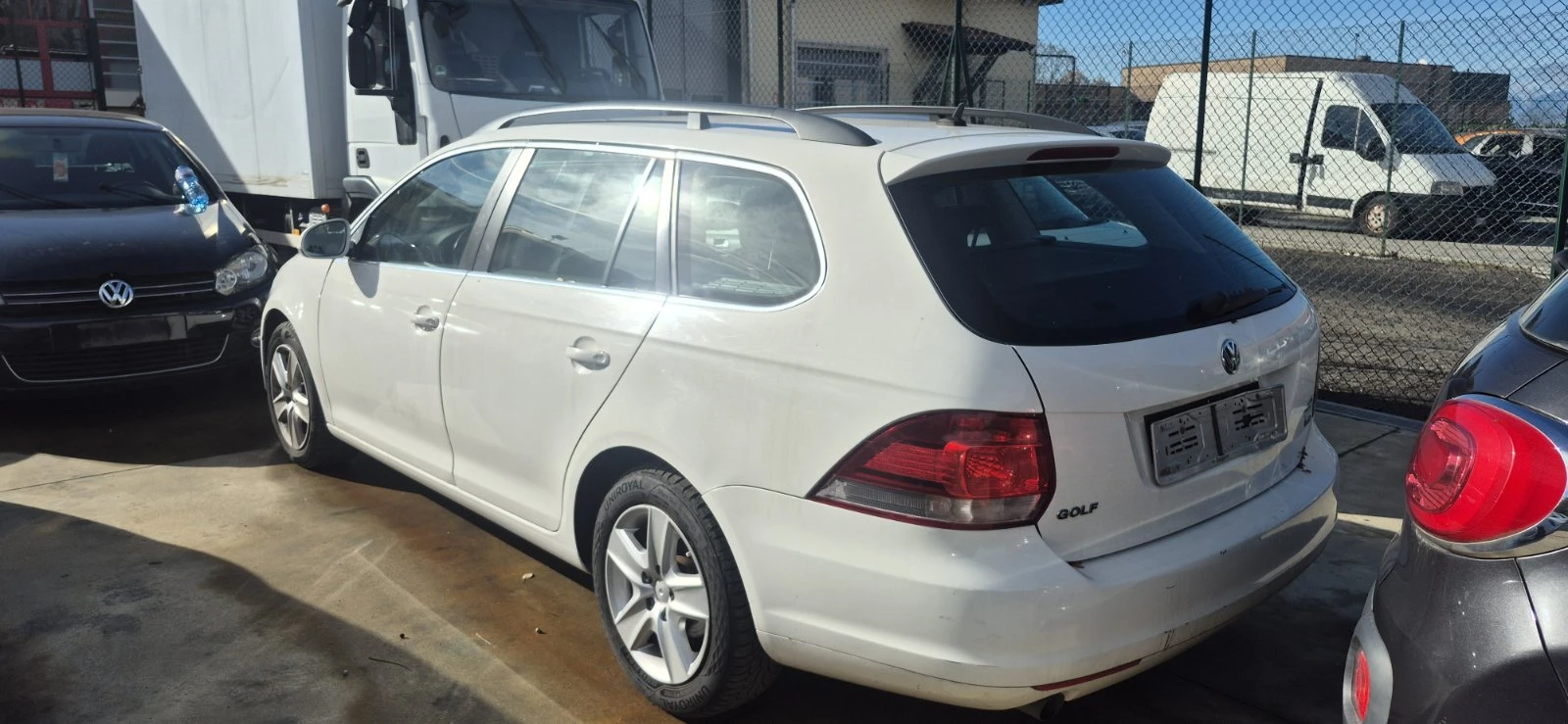 VW Golf 1.6 TDI CAY 2010 г. VW Golf автомат, комби    само - изображение 3