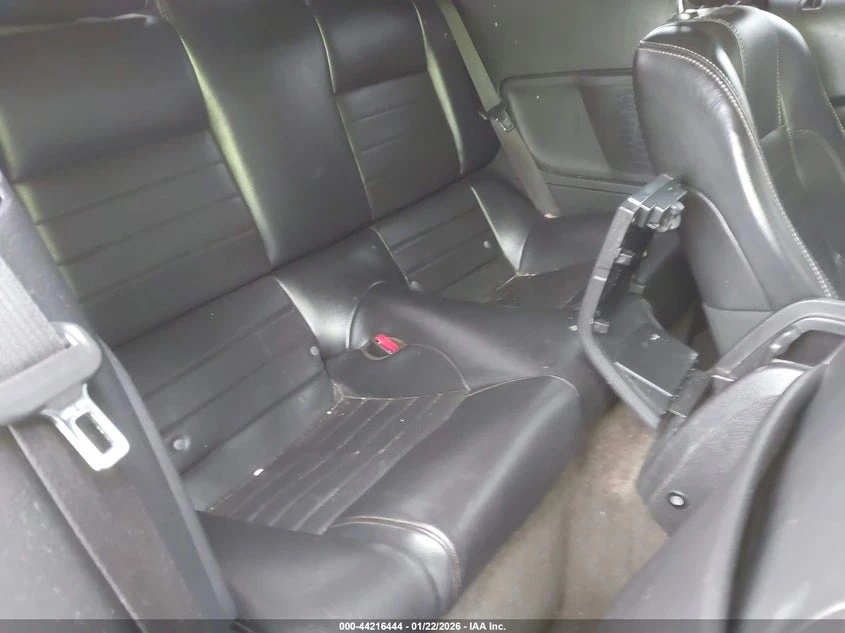 Ford Mustang V6 Premium - изображение 8