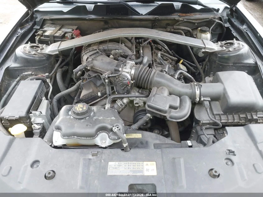 Ford Mustang V6 Premium - изображение 10