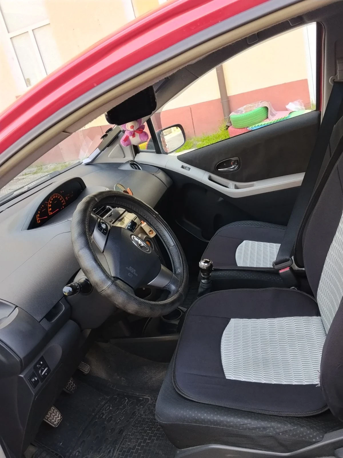 Toyota Yaris, снимка 5 - Автомобили и джипове - 54430594