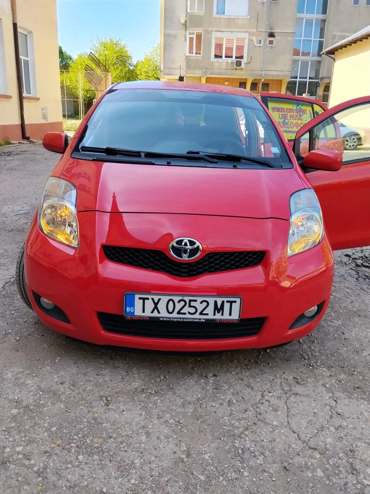 Toyota Yaris, снимка 7 - Автомобили и джипове - 54430594
