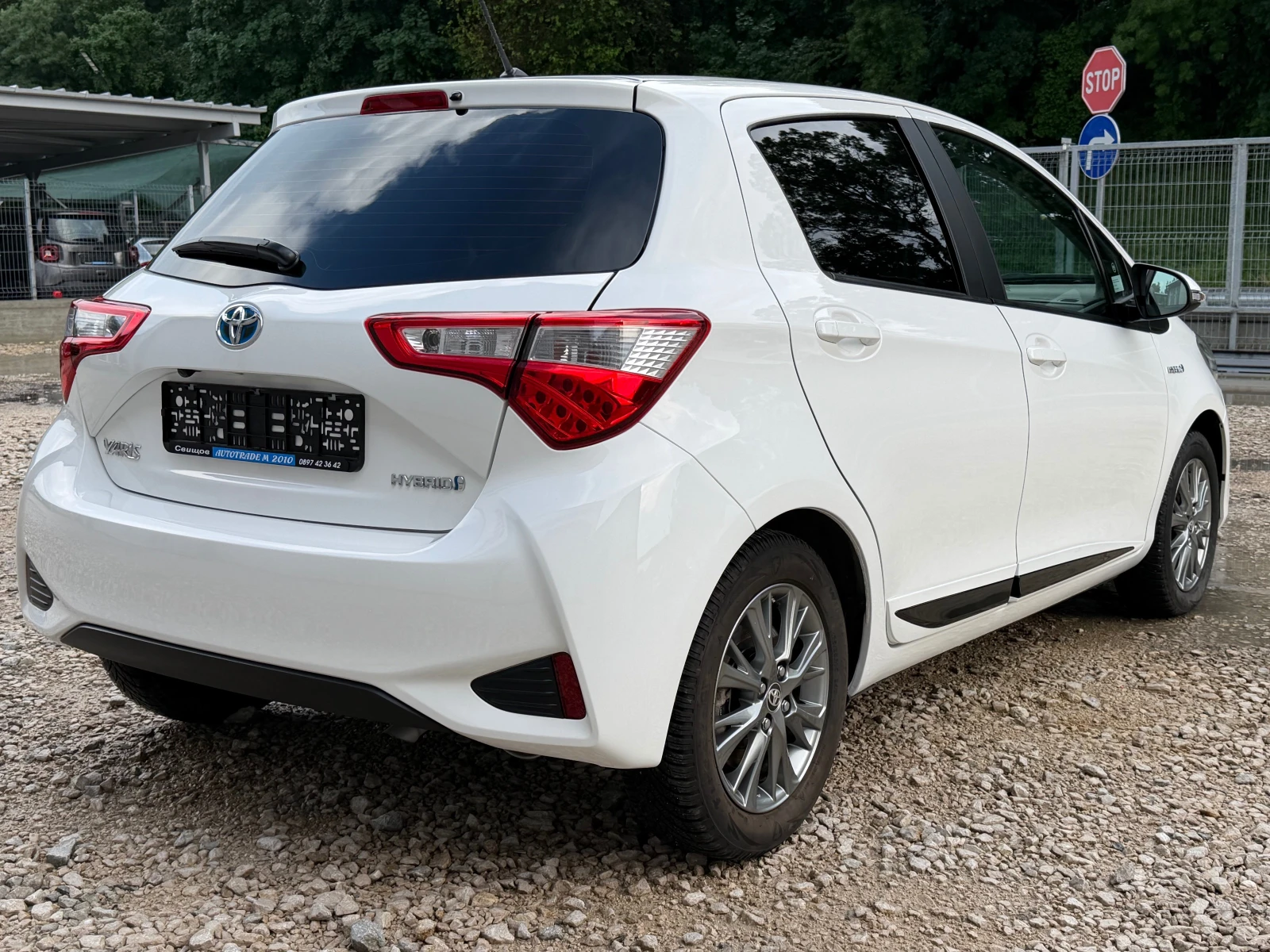 Toyota Yaris 1.5BENZIN* HYBRID* FACE* 31063KM, снимка 6 - Автомобили и джипове - 54649626