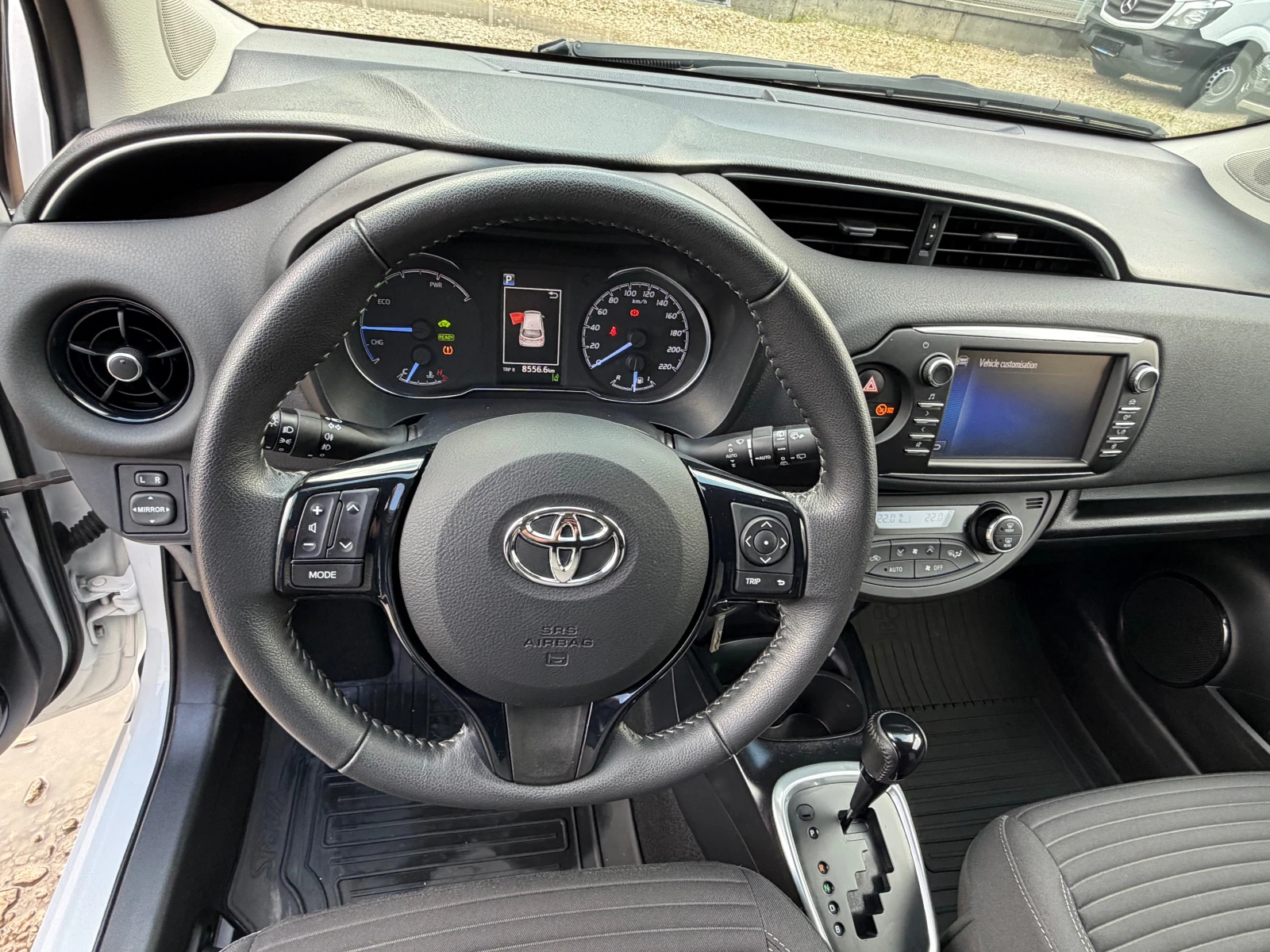 Toyota Yaris 1.5BENZIN* HYBRID* FACE* 31063KM, снимка 11 - Автомобили и джипове - 54649626