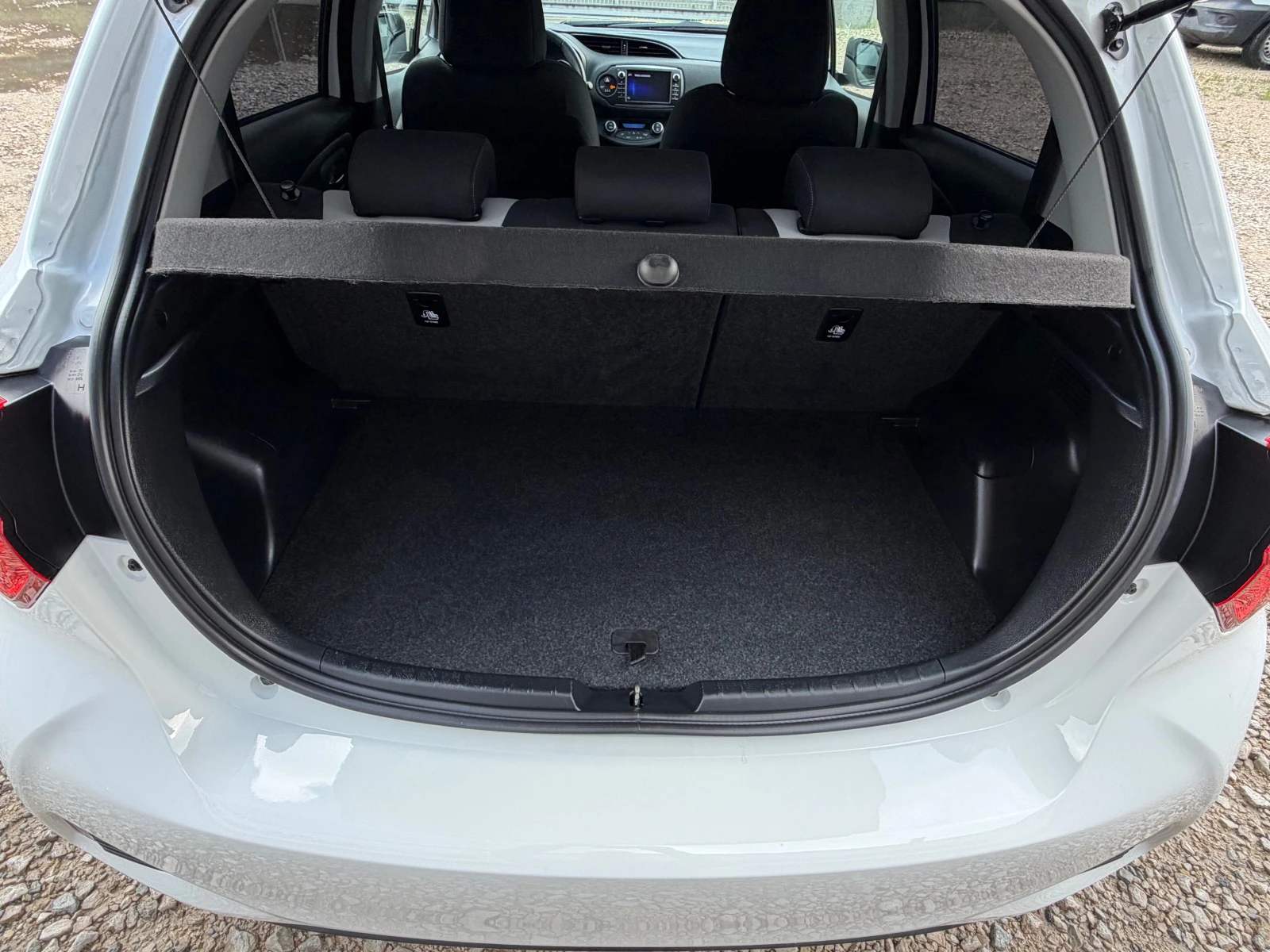 Toyota Yaris 1.5BENZIN* HYBRID* FACE* 31063KM | Mobile.bg � ����������� 11