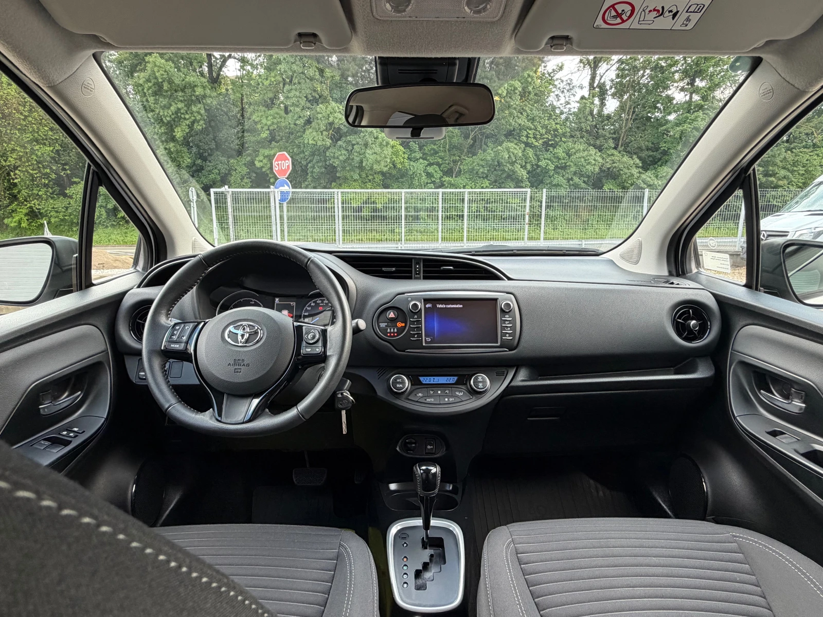 Toyota Yaris 1.5BENZIN* HYBRID* FACE* 31063KM, снимка 9 - Автомобили и джипове - 54649626