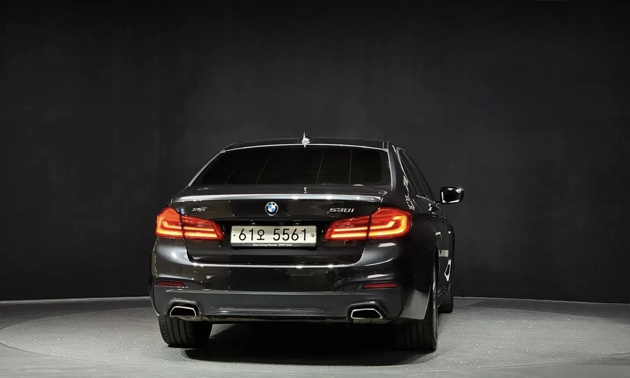 BMW 530 xDrive M Sport HeadUp* DisiTron, снимка 6 - Автомобили и джипове - 54959122