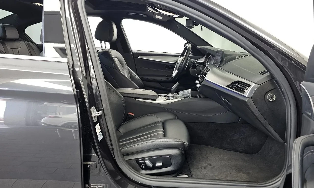 BMW 530 xDrive M Sport HeadUp* DisiTron, снимка 12 - Автомобили и джипове - 54959122