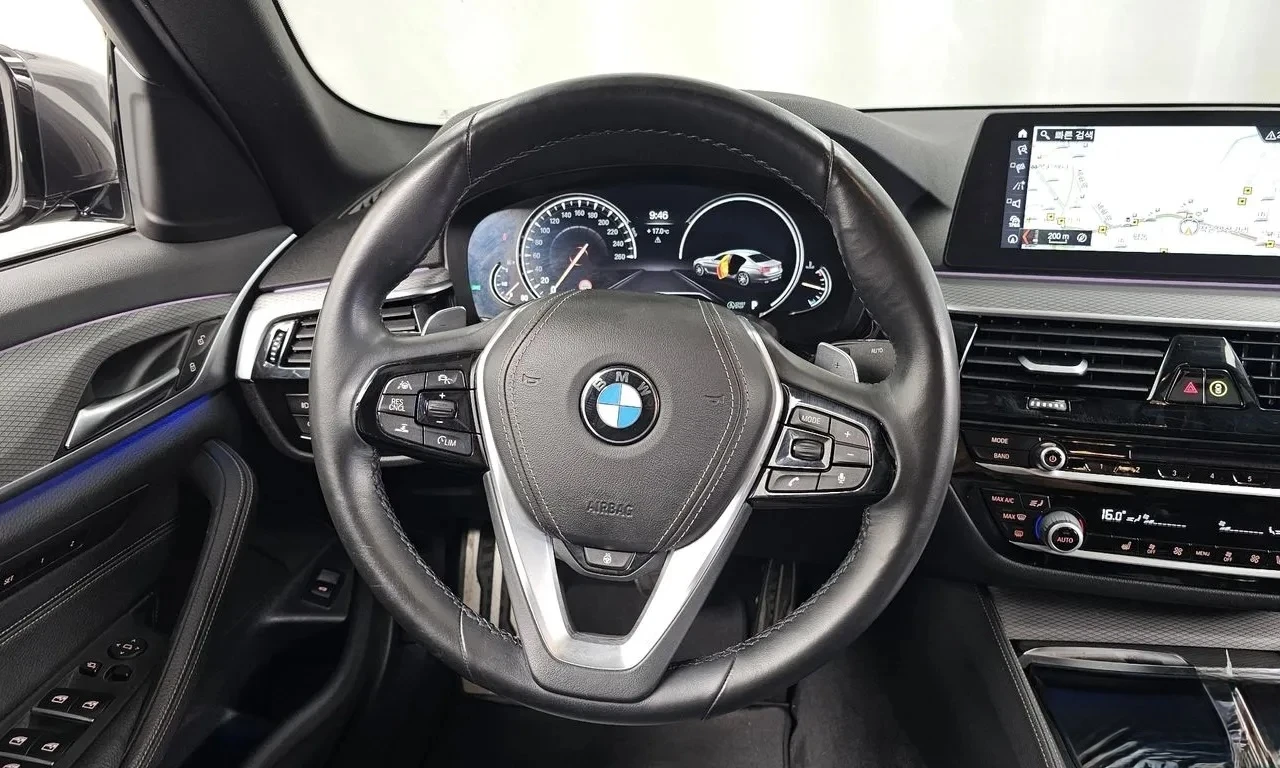BMW 530 xDrive M Sport HeadUp* DisiTron, снимка 10 - Автомобили и джипове - 54959122