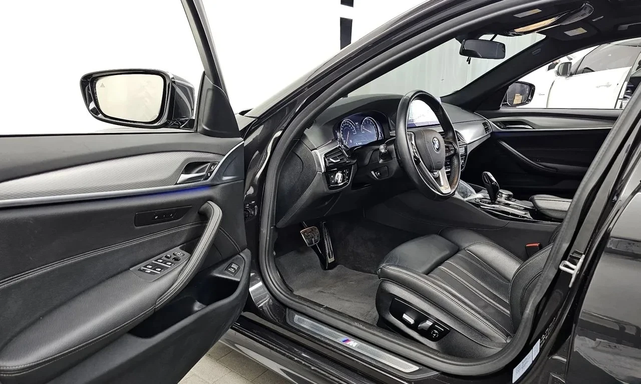 BMW 530 xDrive M Sport HeadUp* DisiTron, снимка 7 - Автомобили и джипове - 54959122