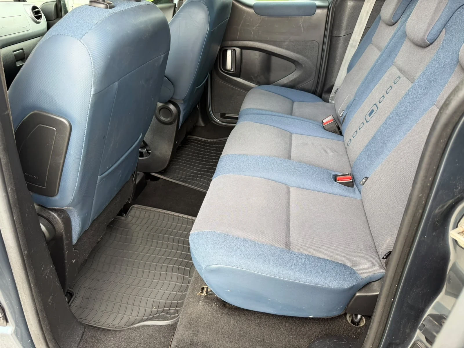 Citroen Berlingo 1.6HDI KLIMATIK EVRO 5A ЛИЗИНГ!!!, снимка 16 - Автомобили и джипове - 55103900