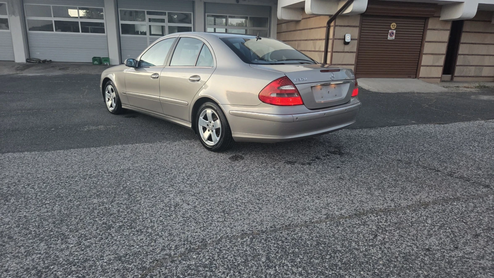 Mercedes-Benz E 320 Barter, снимка 8 - Автомобили и джипове - 55434632