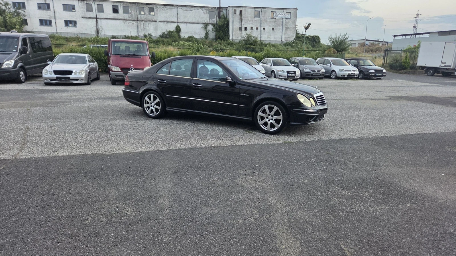 Mercedes-Benz E 500, снимка 12 - Автомобили и джипове - 55182959