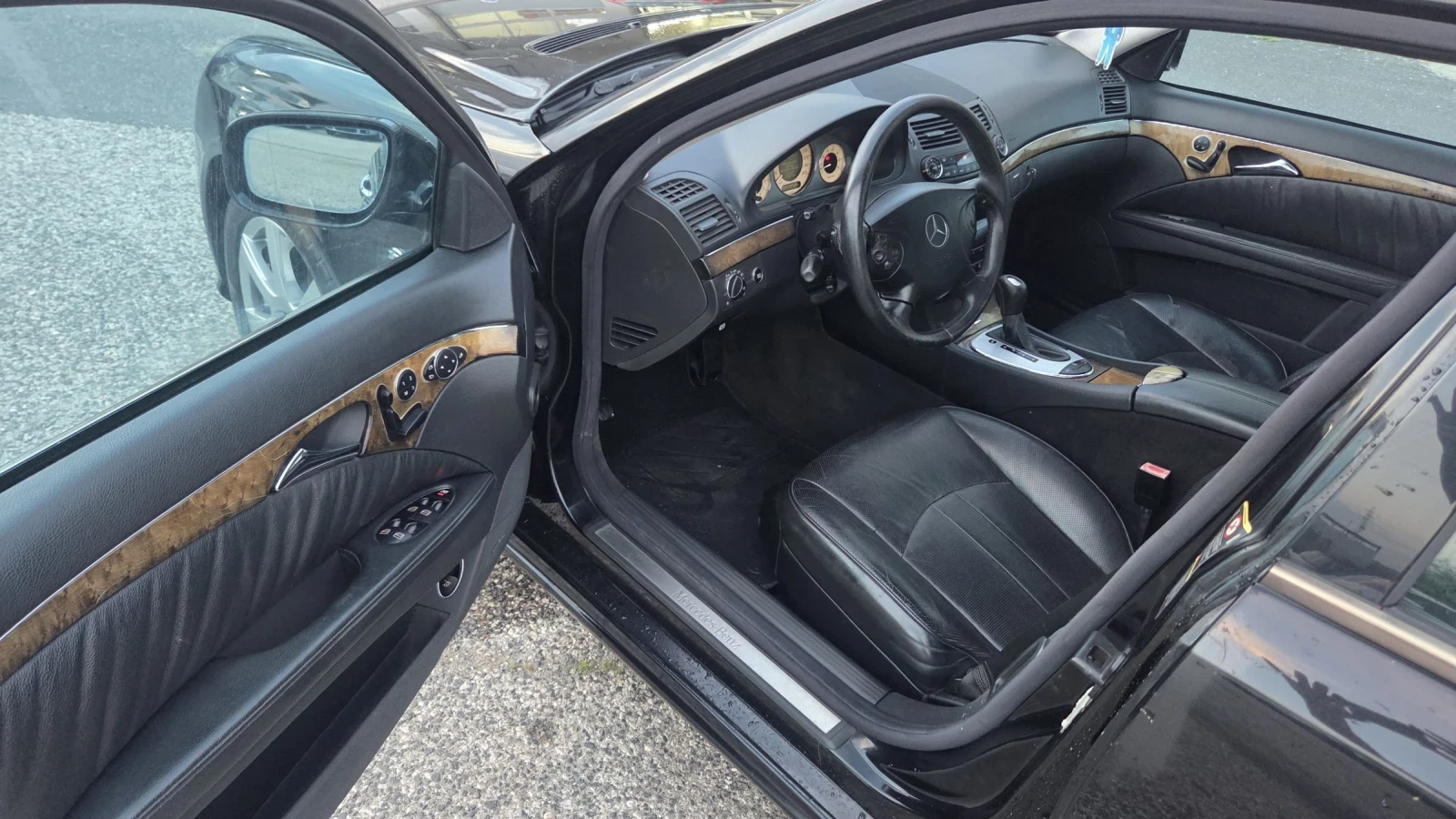 Mercedes-Benz E 500, снимка 7 - Автомобили и джипове - 55182959
