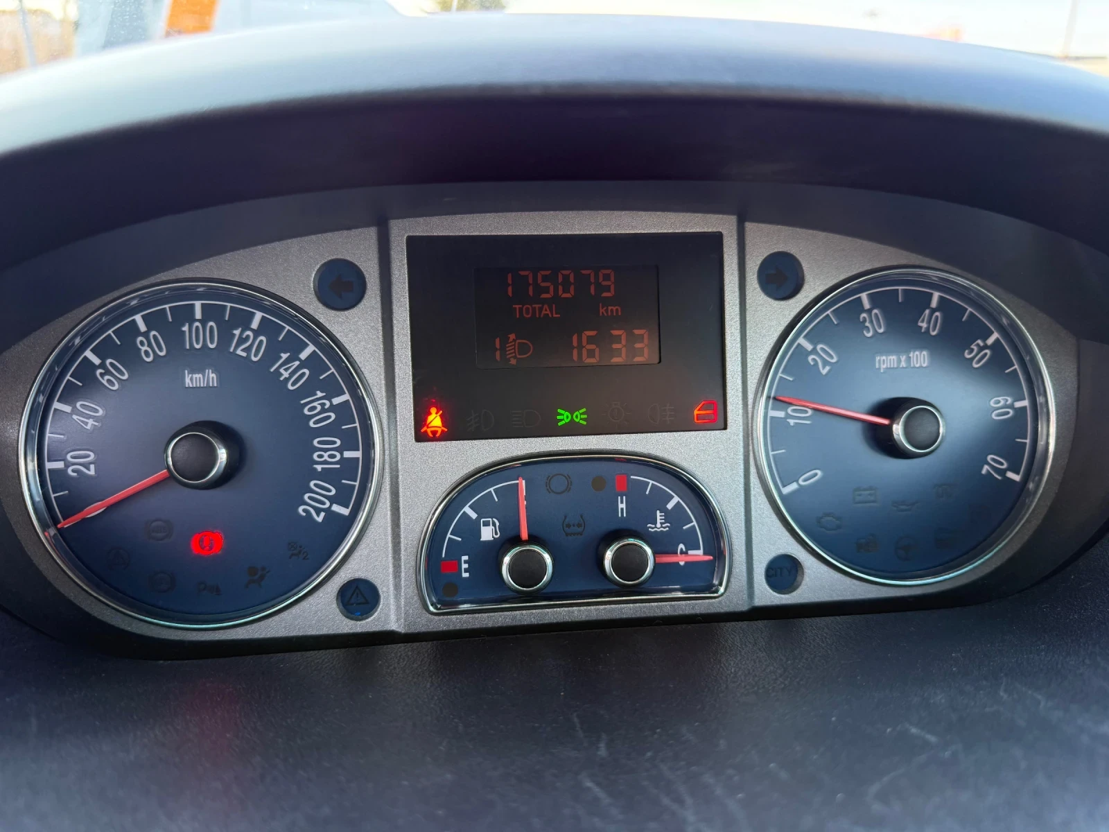 Lancia Musa 1.4i , снимка 12 - Автомобили и джипове - 56006805