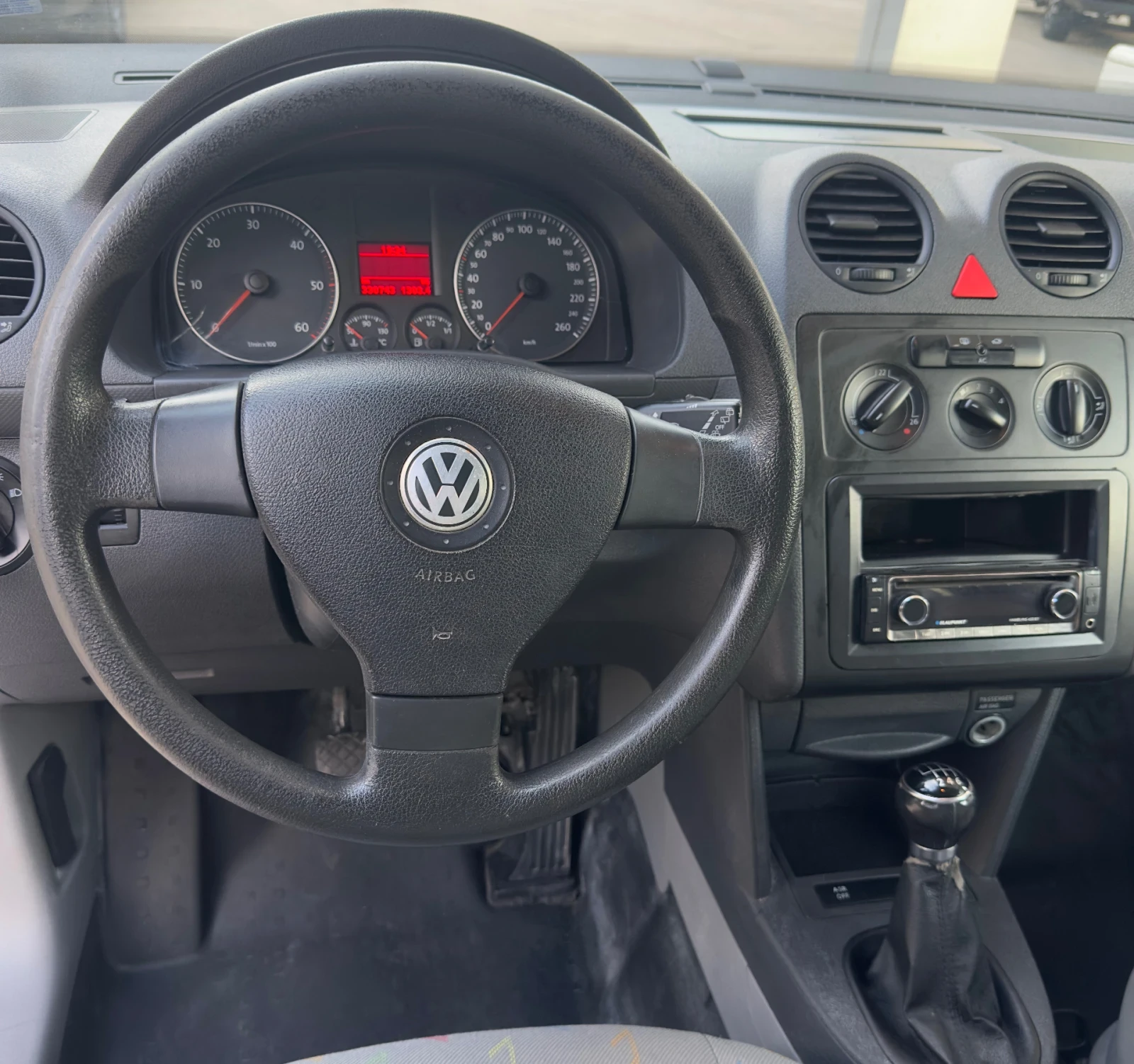 VW Caddy Maxi, снимка 8 - Автомобили и джипове - 56045509