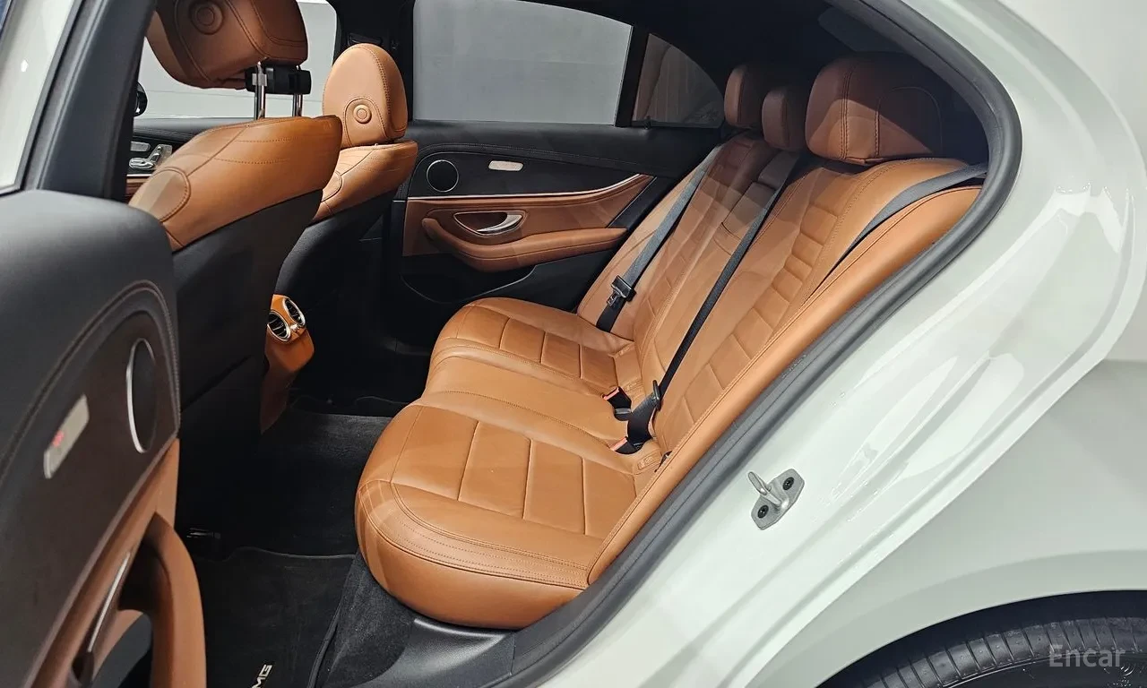 Mercedes-Benz E 220 d 4MATIC AMG Line* Back cam* �������* �������*  | Mobile.bg � ����������� 12
