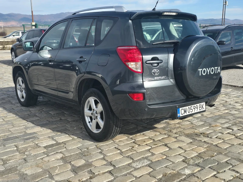 Toyota Rav4 2.2 D4D 136кс ВСИЧКО ПЛАТЕНО , снимка 8 - Автомобили и джипове - 48044362