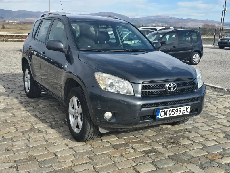 Toyota Rav4 2.2 D4D 136кс ВСИЧКО ПЛАТЕНО , снимка 3 - Автомобили и джипове - 48044362