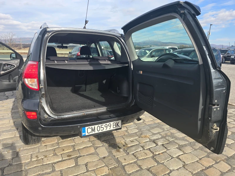 Toyota Rav4 2.2 D4D 136кс ВСИЧКО ПЛАТЕНО , снимка 10 - Автомобили и джипове - 48044362