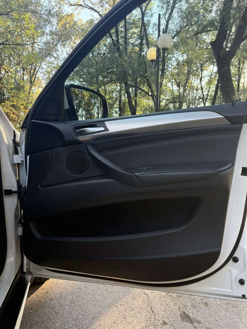 BMW X6, снимка 13 - Автомобили и джипове - 52296750