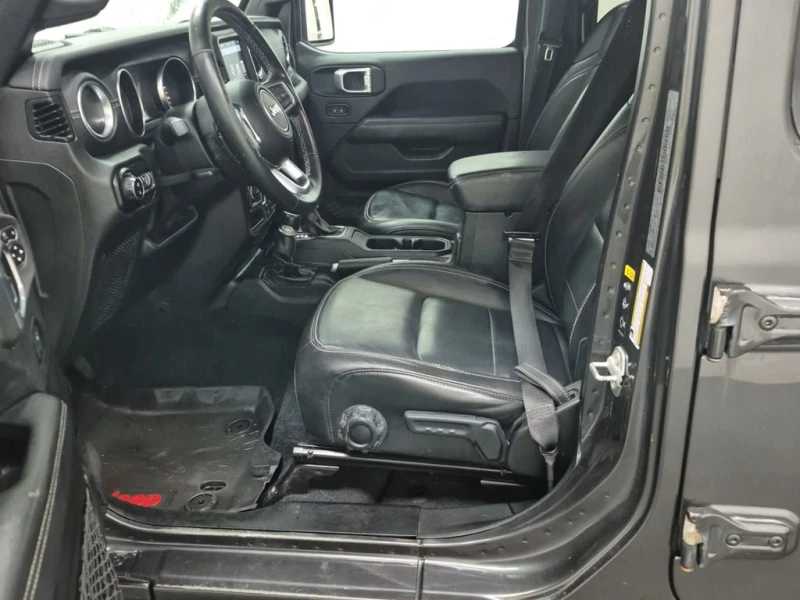 Jeep Gladiator * OVERLAND CREW CAB SHORT BED * CARFAX * , снимка 5 - Автомобили и джипове - 53459573