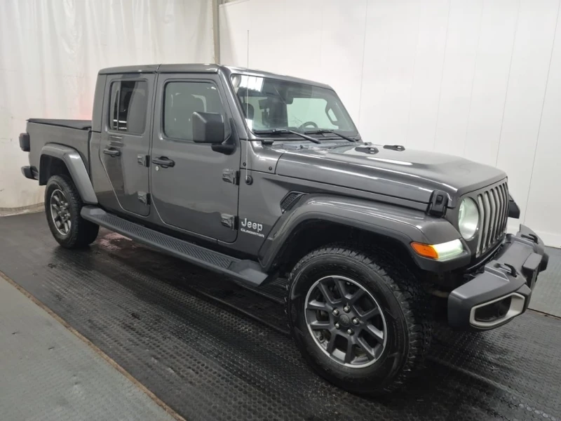 Jeep Gladiator * OVERLAND CREW CAB SHORT BED * CARFAX * , снимка 2 - Автомобили и джипове - 53459573