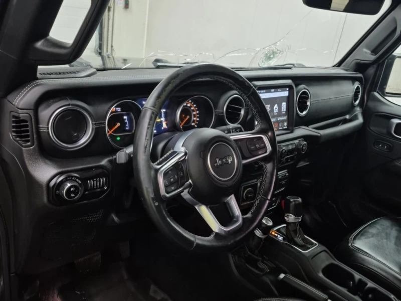 Jeep Gladiator * OVERLAND CREW CAB SHORT BED * CARFAX * , снимка 9 - Автомобили и джипове - 53459573