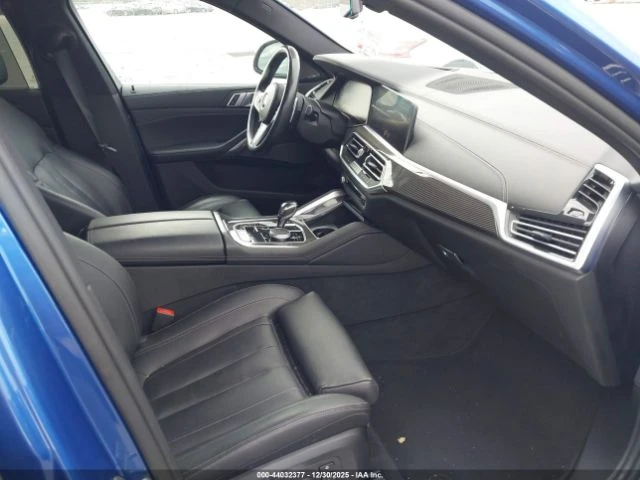 BMW X6 M50I* Laser* Soft close* Keyless* Pano* Щори, снимка 9 - Автомобили и джипове - 53189901