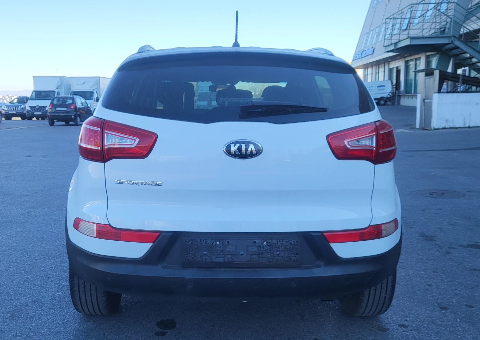 Kia Sportage 1.6i Реални-86700км. - изображение 4