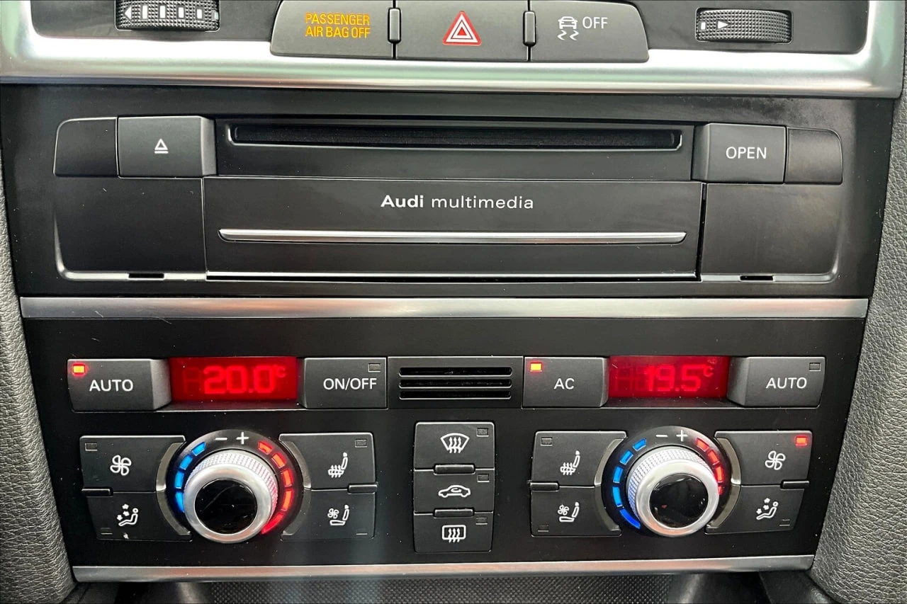 Audi Q7 * АВТО КРЕДИТ* ЦЕНА ДО БГ * СЕРВИЗНА ИСТОРИЯ *  - изображение 10