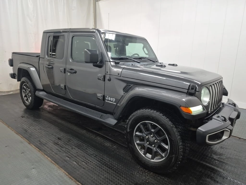 Jeep Gladiator * OVERLAND CREW CAB SHORT BED * CARFAX *  - изображение 2